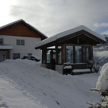 Panoramahof Holly Hotell Obervellach Rum bild