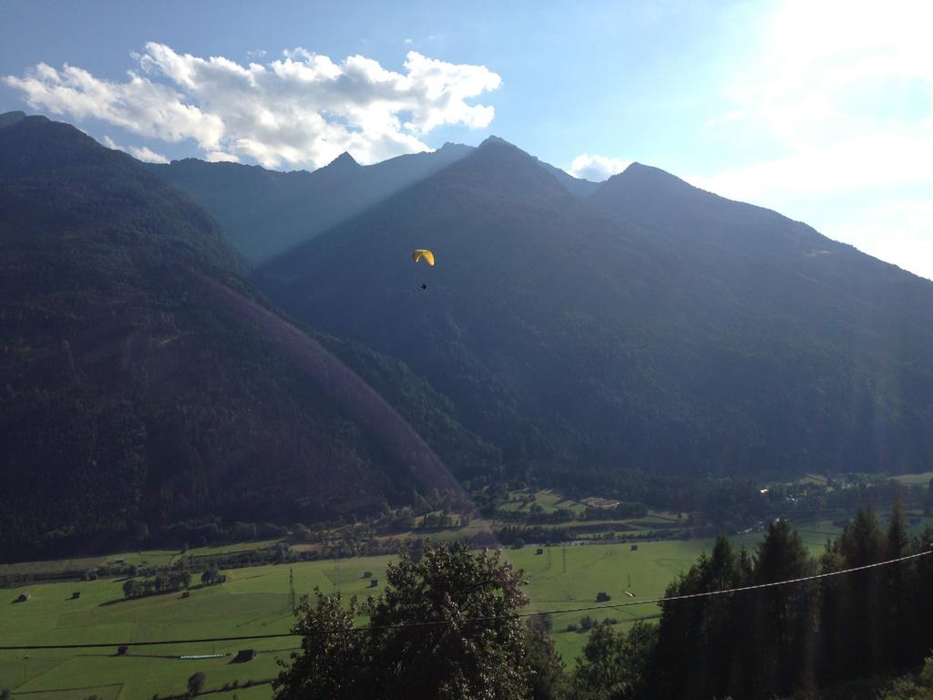 Panoramahof Holly Hotell Obervellach Rum bild